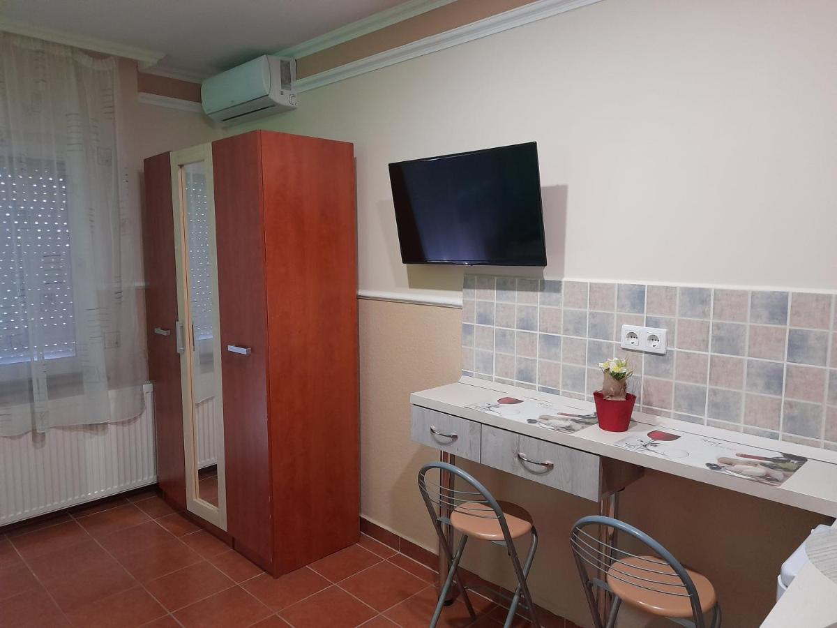 Andrea Apartman Хайдусобосло Экстерьер фото