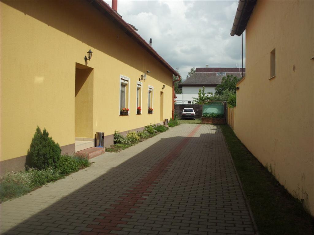 Andrea Apartman Хайдусобосло Экстерьер фото