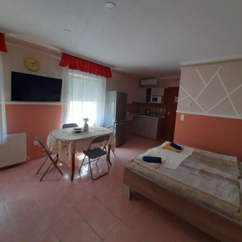 Andrea Apartman Хайдусобосло Экстерьер фото